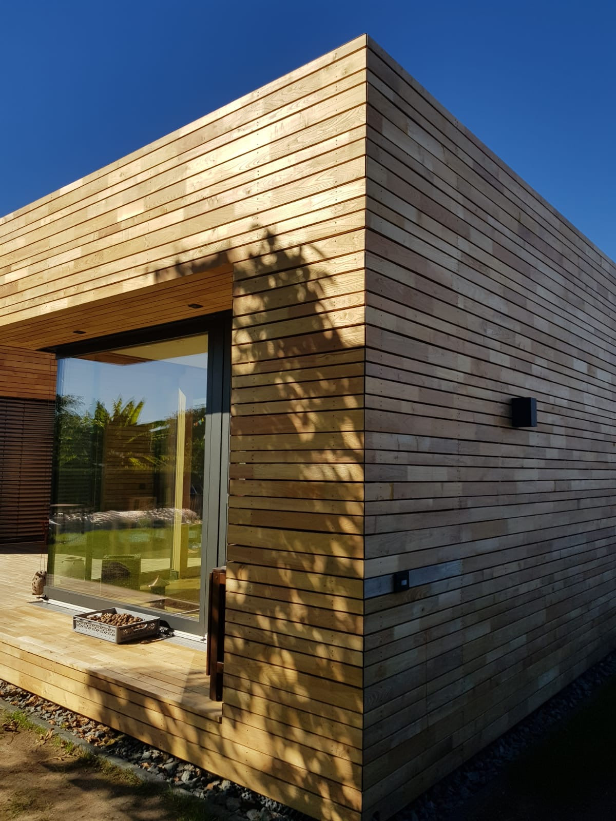 Terrassendiele Robinie 100 x 22 mm, glattkant, stehende Keilzinkung