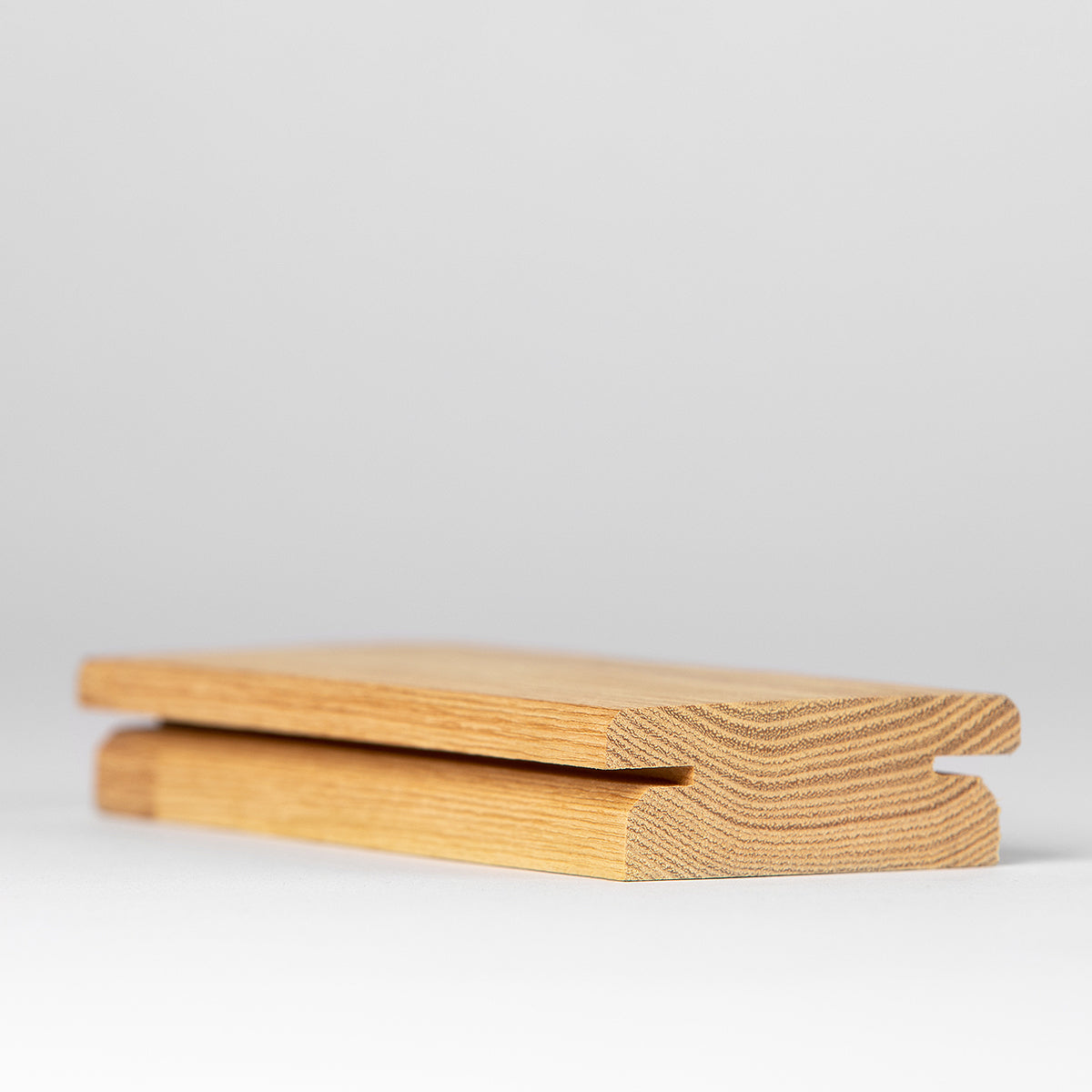 Terrassendiele Robinie 50 x 22 mm, genutet, stehende Keilzinkung