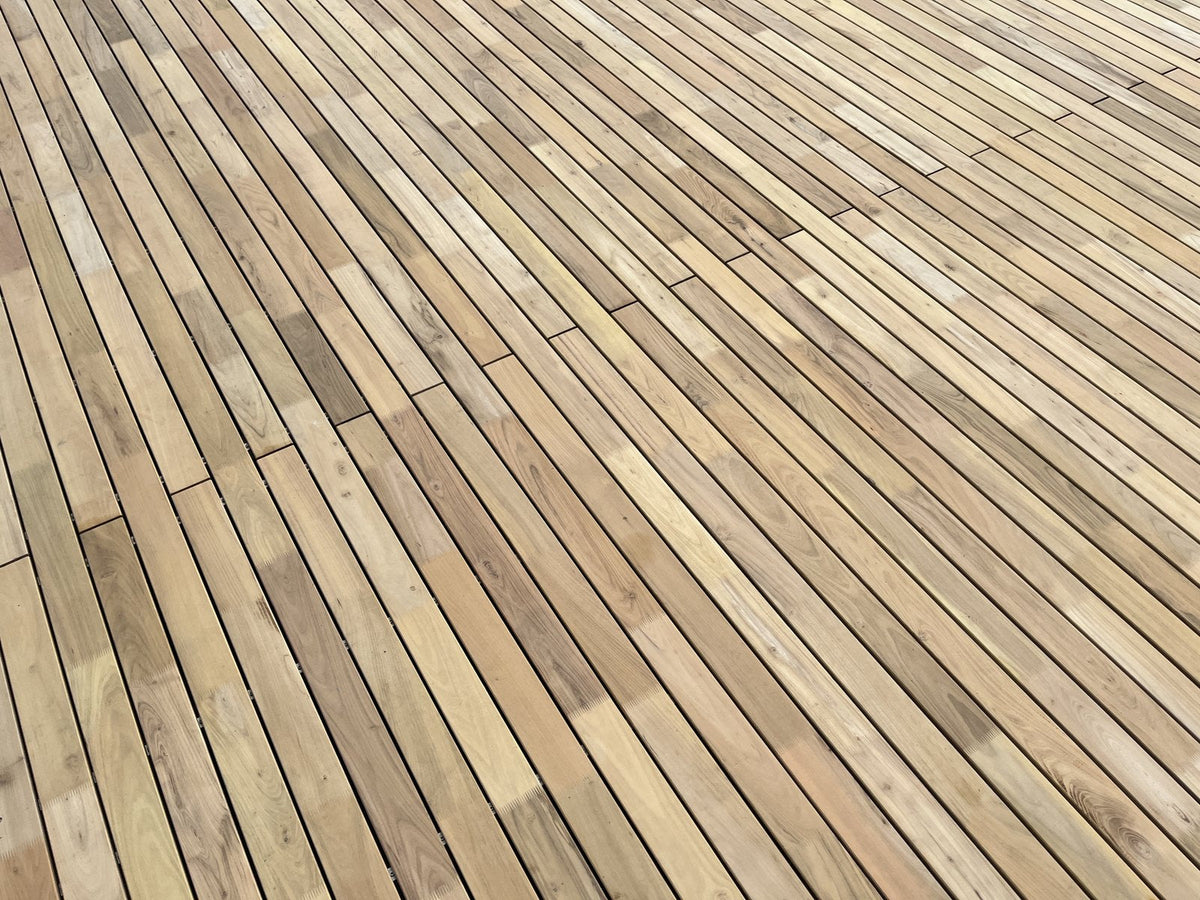 Dachterrasse aus Robinie ECO SELECT, keilgezinkte Dielen