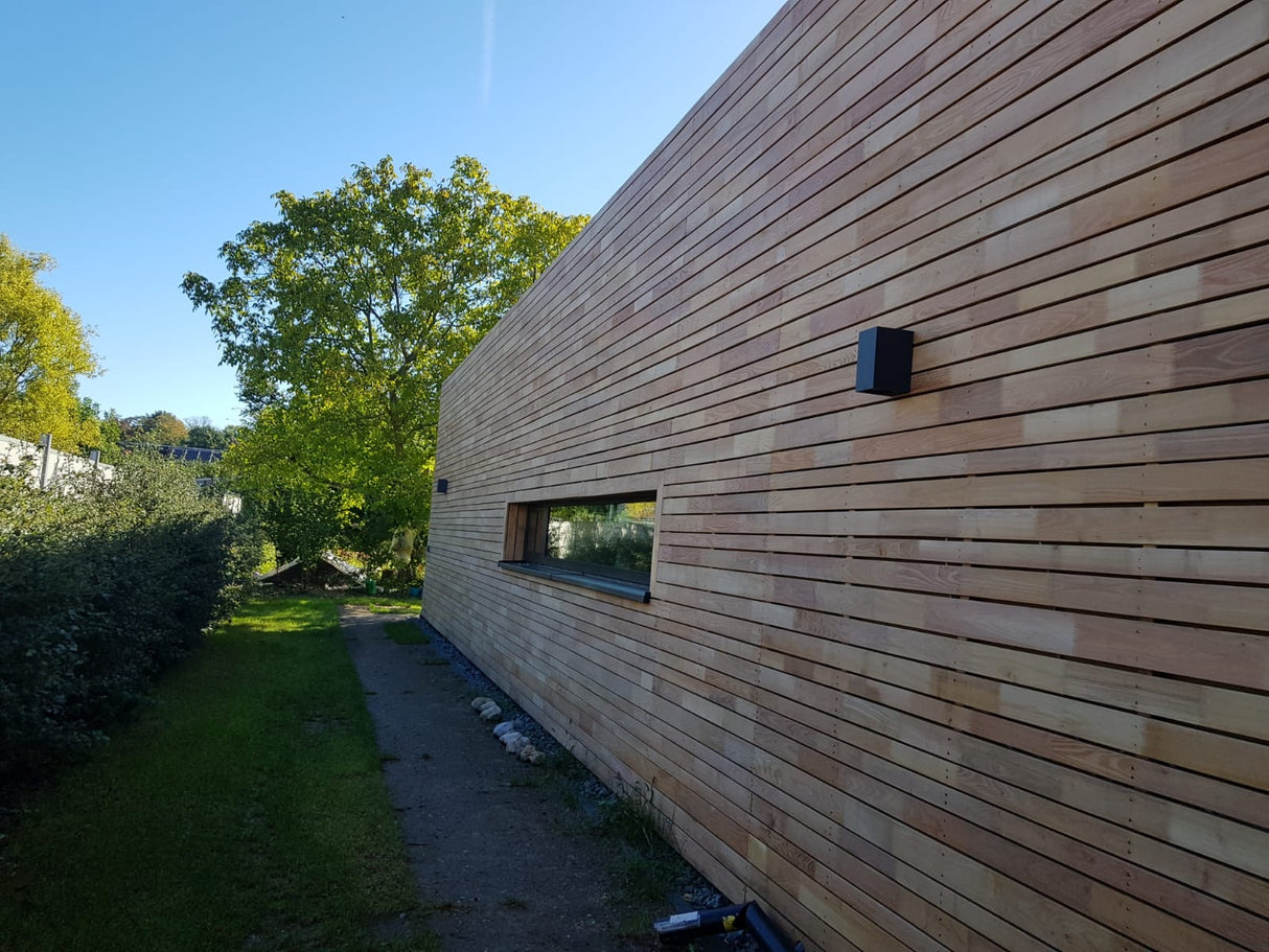 Robinia terrace and facade board 80 x 26 mm, smooth edge, vertical finger-jointing