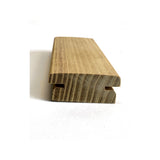Terrassendiele Robinie BASIC (2. Wahl) 60 x 26 mm, genutet, keilgezinkt, bombiert – Stirnseite