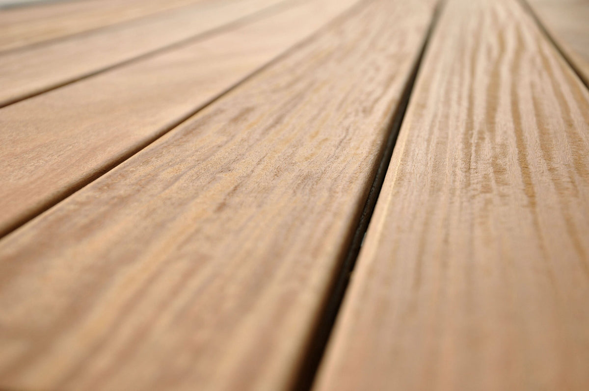Terrassenverbinder DILA C – verdeckte Befestigung mit Entwässerungskanal